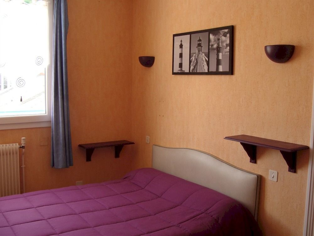 Hotel Le Flaubert Fougeres Exterior photo